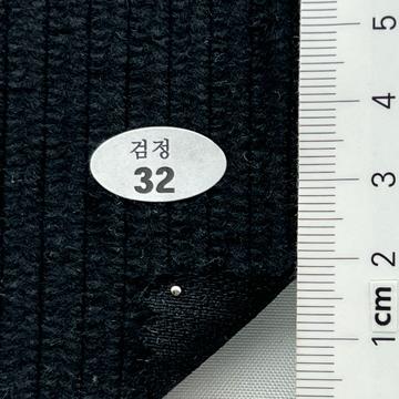 32 Black